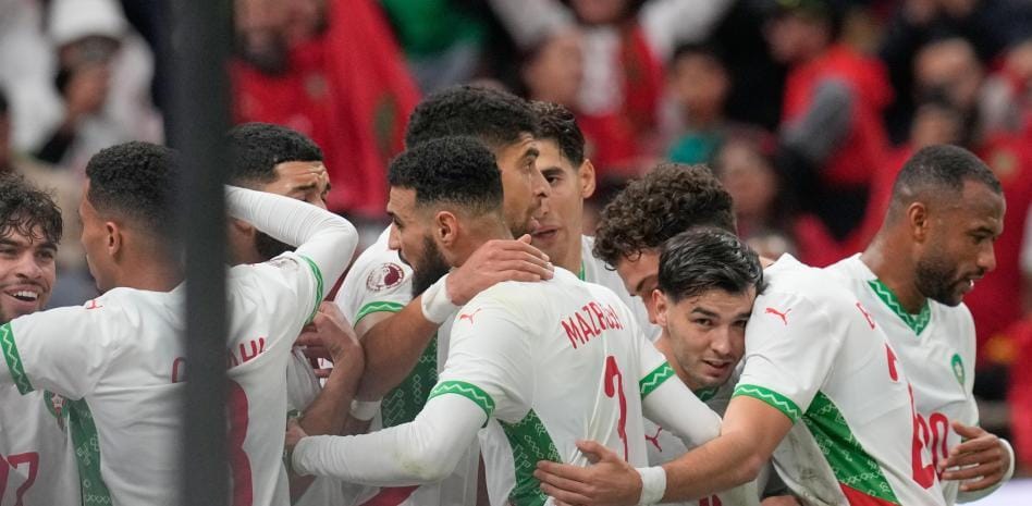Wachezaji wa Morocco wakishangilia ushindi wa 3–0 dhidi ya Zambia kwenye AFCON 2025, wakihakikisha nafasi ya hatua ya mtoano