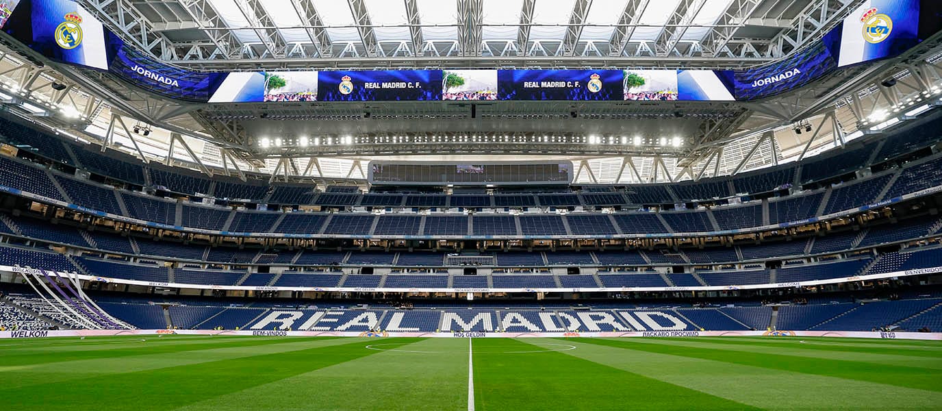 Uwanja wa Santiago Bernabéu kabla ya mchezo wa Real Madrid vs Benfica