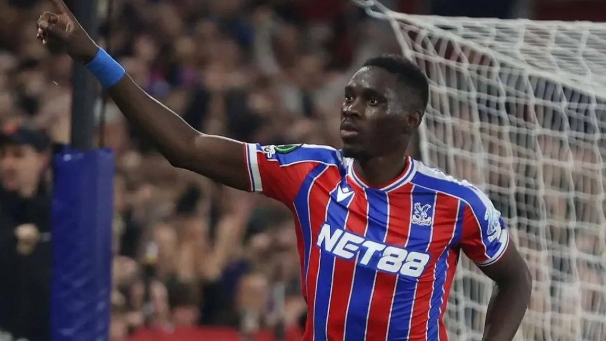 Ismaila Sarr mchezaji wa Senegal na Crystal Palace akicheza katika UEFA Conference League 2026