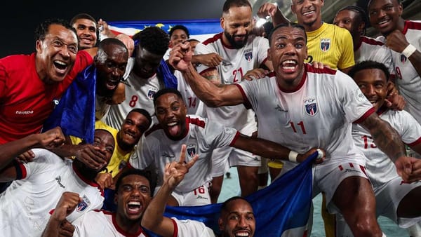 Wachezaji wa Cape Verde wakisherehekea kufuzu kwa Kombe la Dunia