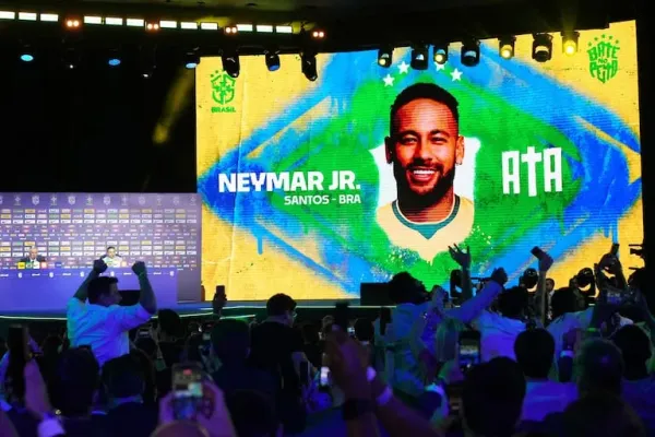 Mashabiki wa Brazil wakisherehekea kuchaguliwa kwa Neymar kwa Kombe la Dunia 2026